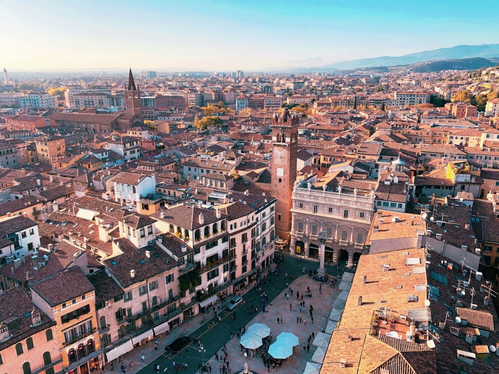 Housing rights: Verona’s challenges and solutions_fabio-tura-unsplash