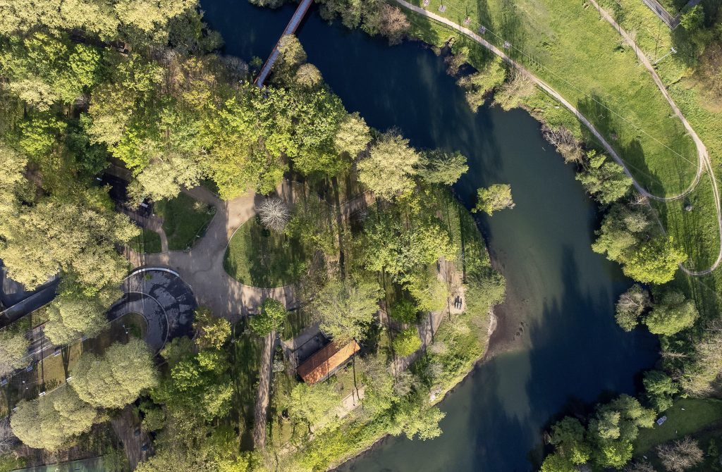 Learn how to advance your city’s transition in your language!